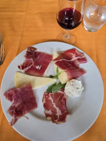 As always, we ate well at the end of our day trip to Alatri. This is the appetizer - which was delicious ... and the meal got better from there!