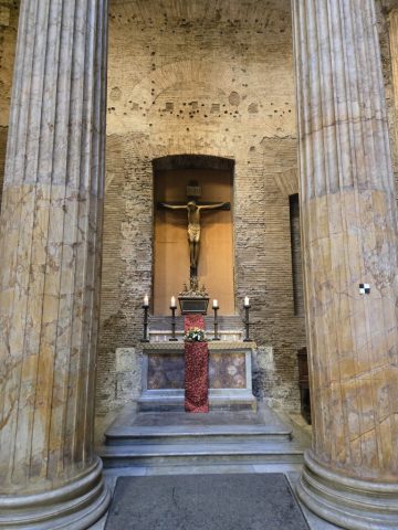The Chapel of the Crucifixion is located in the southwest apse of the Pantheon. It is dedicated to the Crucifixion of Jesus Christ. The chapel is decorated with a fresco of the Crucifixion, which was painted by Giovanni Battista Piranesi in the 18th century.