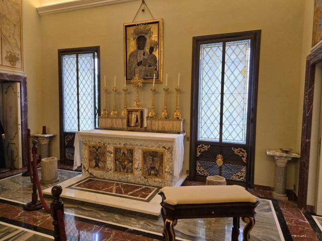 The papal chapel - immediately off the Papal bedroom.