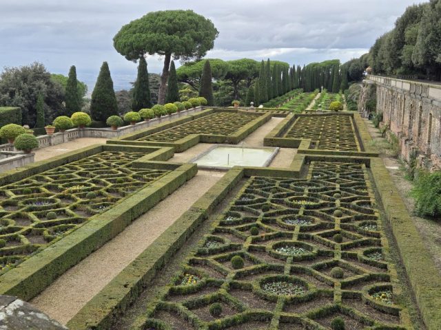 Borgo Ladato Si' gardens