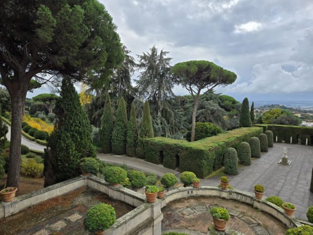 Borgo Ladato Si' gardens